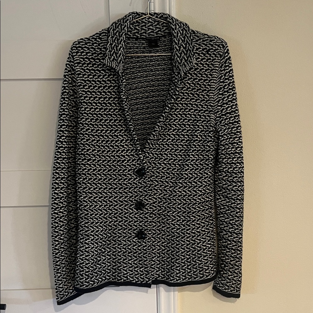 Ann Taylor Black and White Thick Sweater Cardigan Size Large EUC